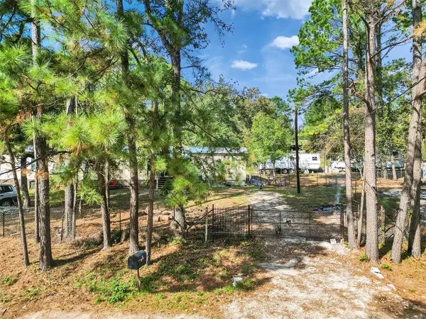 14321 Forest Circle E, Montgomery, TX 77356