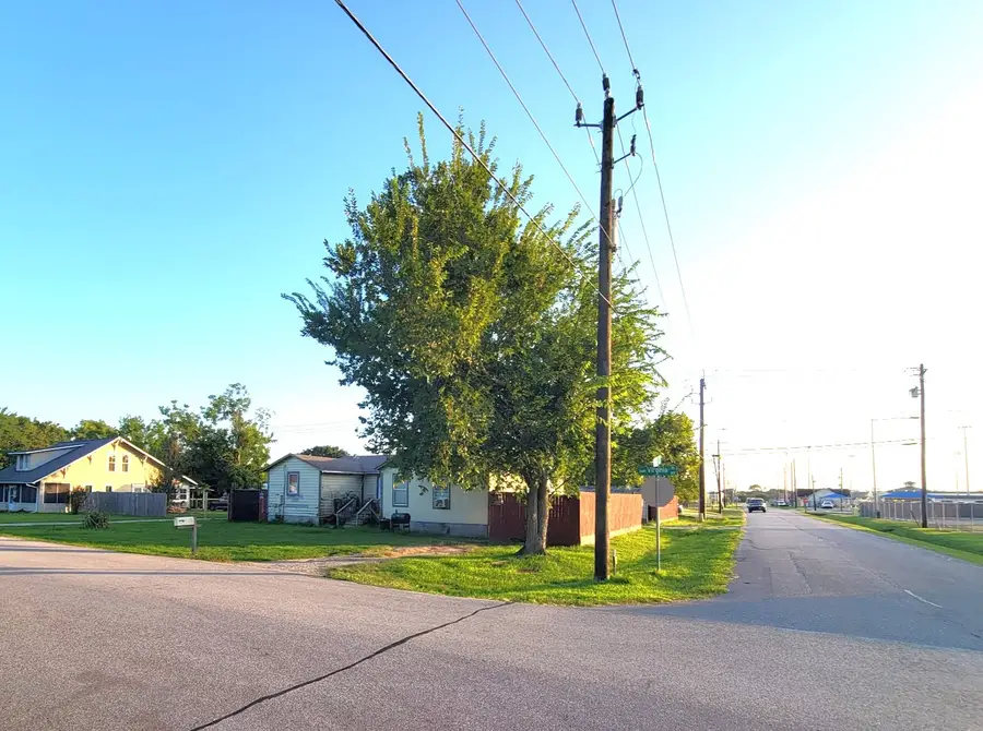 802 S Virginia Street, La Porte, TX 77571 - #2