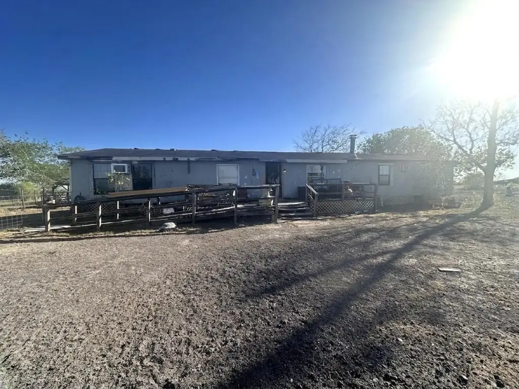 352 Jennifer Loop, Orange Grove, TX 78372 - #1