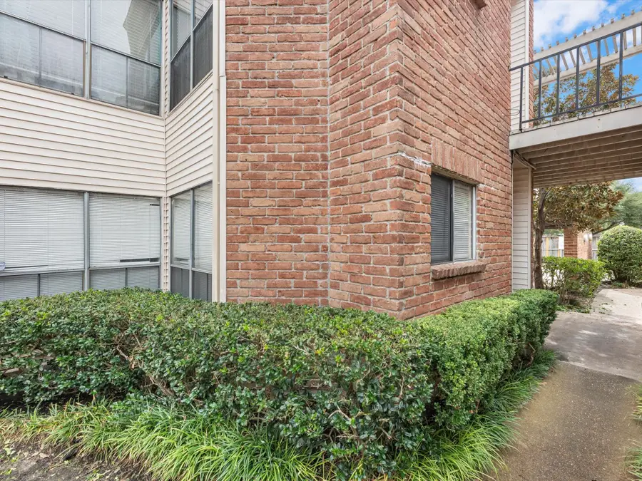 10179 Oakberry Street, Houston, TX 77042 - Image #2