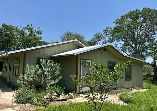 434 Spur Drive, Bandera, TX 78003