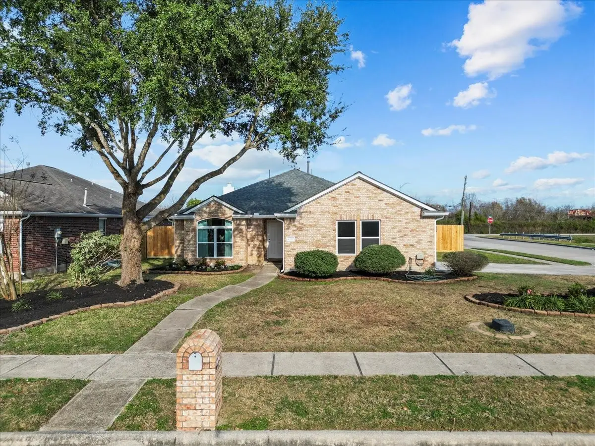 4835 Chase More Drive, Bacliff, TX 77518 - Image #1