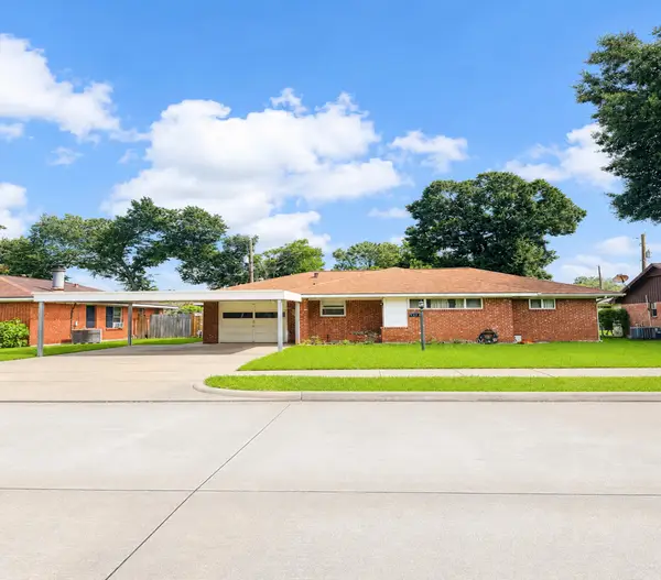317 Richmond Street, Angleton, TX 77515