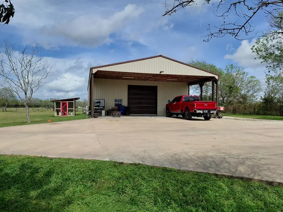 3831 County Road 211, Danbury, TX 77534 - #2