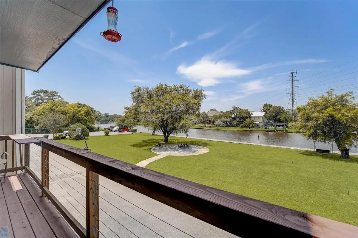 2127 Casa Rio Circle, Dickinson, TX 77539 - Image #1