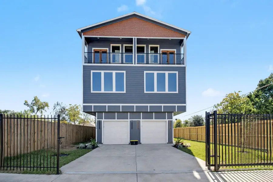 5000 Higgins Street #A and B, Houston, TX 77033 - Image #3