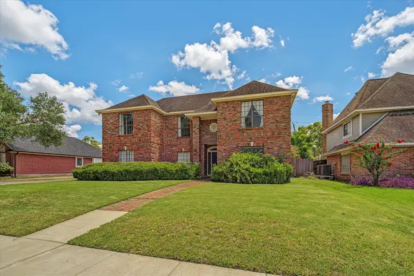 410 Crestwood Drive, El Lago, TX 77586