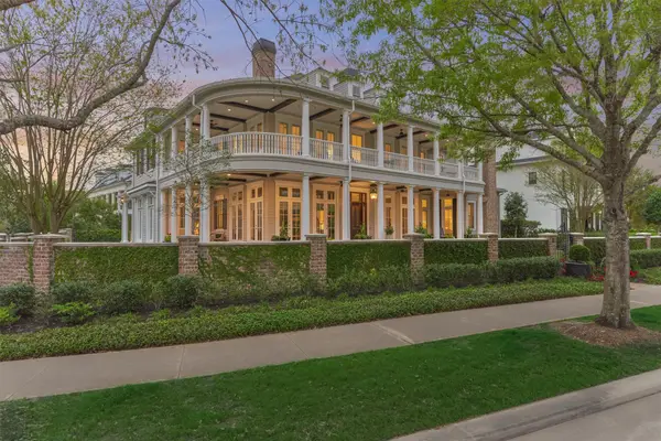 22 E Shore Drive, The Woodlands, TX 77380