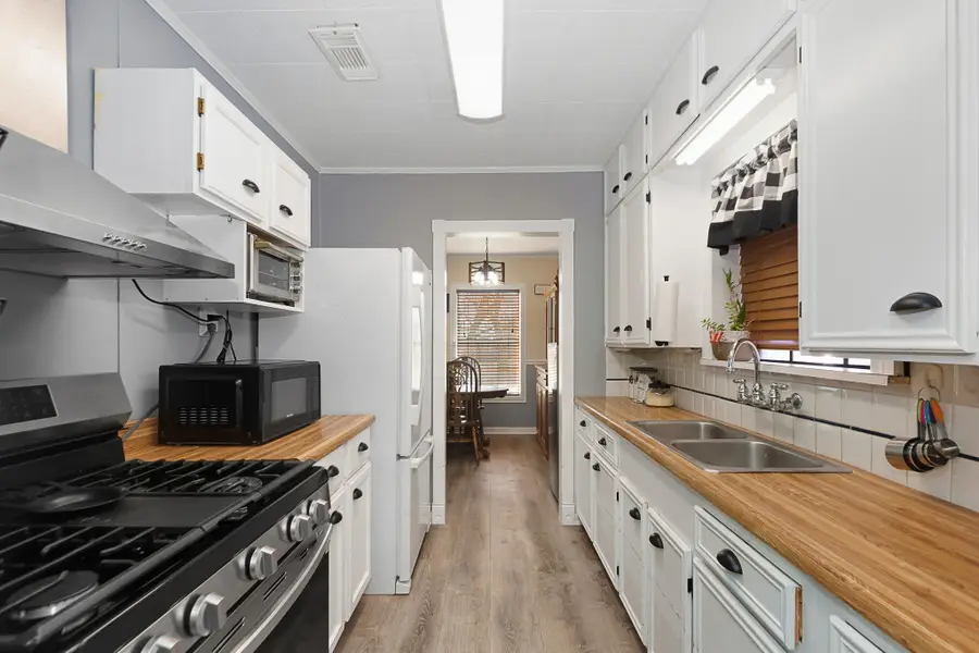 1406 W 6th Street, Freeport, TX 77541 - #3