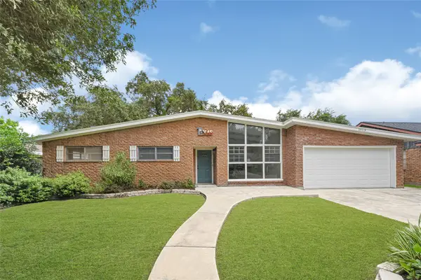 1913 18th Avenue N, Texas City, TX 77590