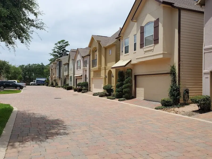 11014 Sherwood Ridge Drive, Houston, TX 77043 - #2