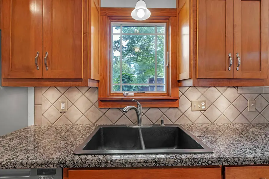 1 Waterford Gardens, Pinehurst, TX 77630 - Image #3