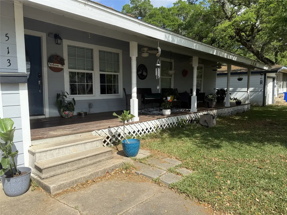 513 Magnolia Street, Lake Jackson, TX 77566 - #1