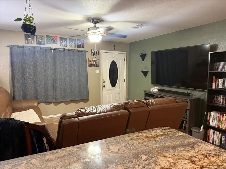 513 Magnolia Street, Lake Jackson, TX 77566 - #2