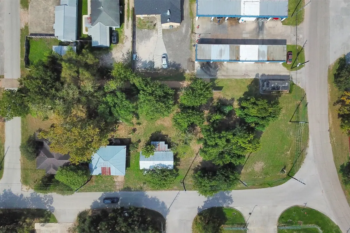 114 - 118 Commerce Street, Magnolia, TX 77355 - #1