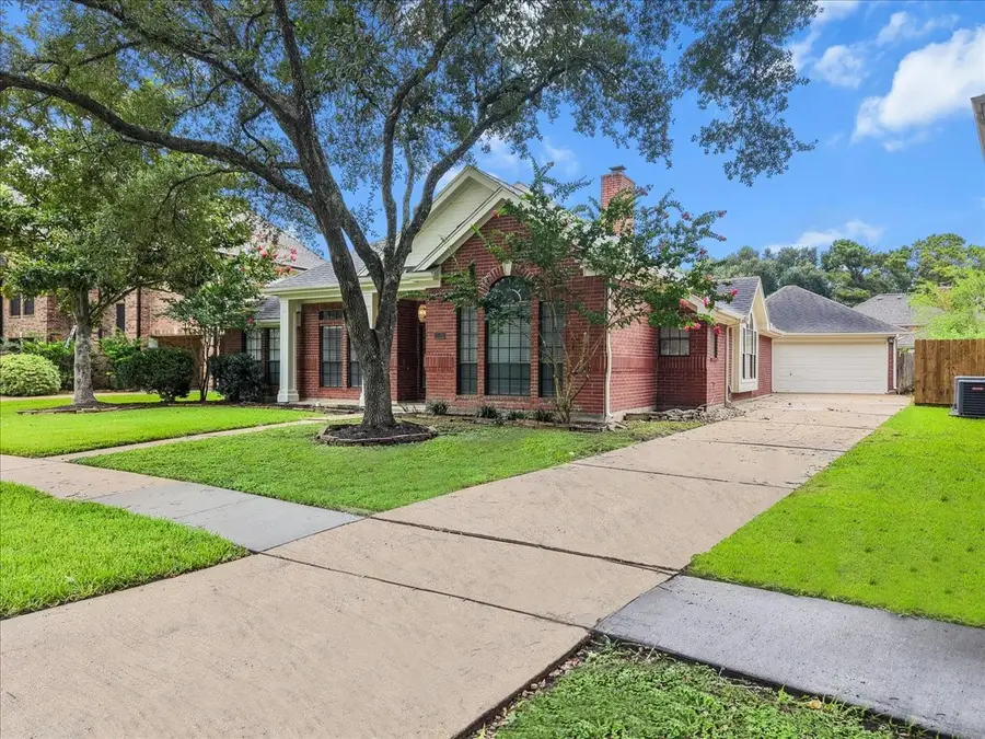 2021 Catamaran Drive, League City, TX 77573 - #2