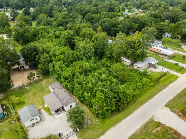 373 County Road 3417, Cleveland, TX 77327