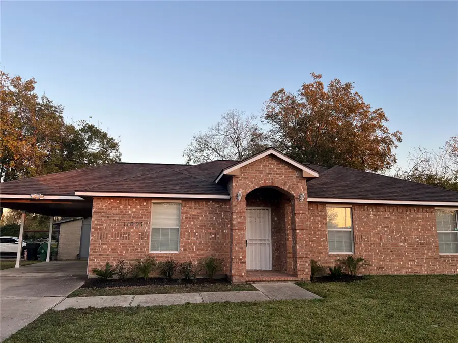 11007 Glenhollow Drive, Houston, TX 77048 - Image #2