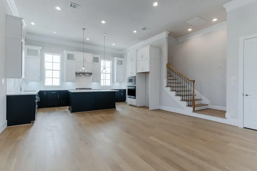 11061 Chatterton Drive, Houston, TX 77043 - Image #3