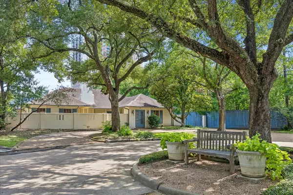802 Old Lake Road, Houston, TX 77057