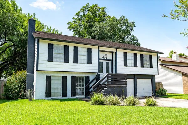 414 Dinerstein Street, Webster, TX 77598