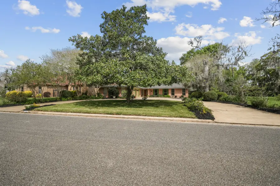 2261 Riverside Drive, West Columbia, TX 77486 - #3