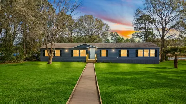 11759 W Hollyhill Drive, Plantersville, TX 77363