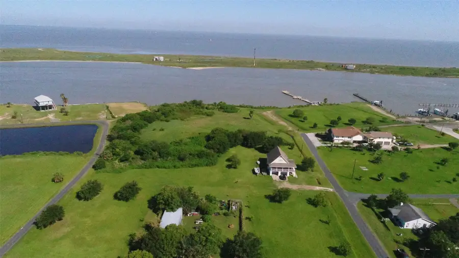 516 Overton Avenue, Port Bolivar, TX 77650 - #3