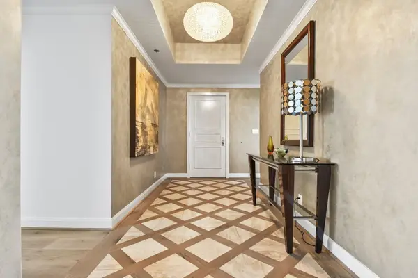 121 N Post Oak Lane #1102, Houston, TX 77024