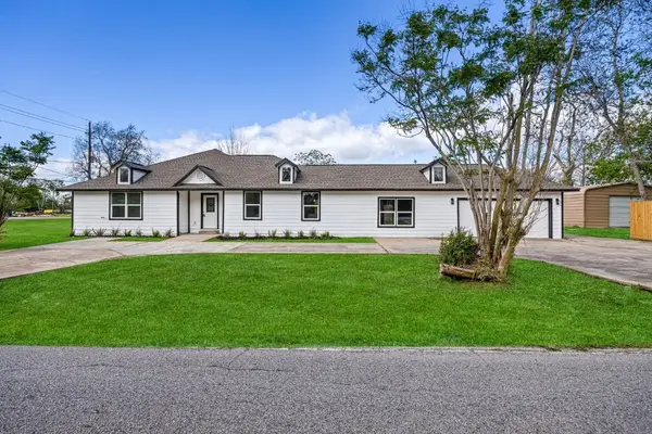 1214 Main Street, Alvin, TX 77511