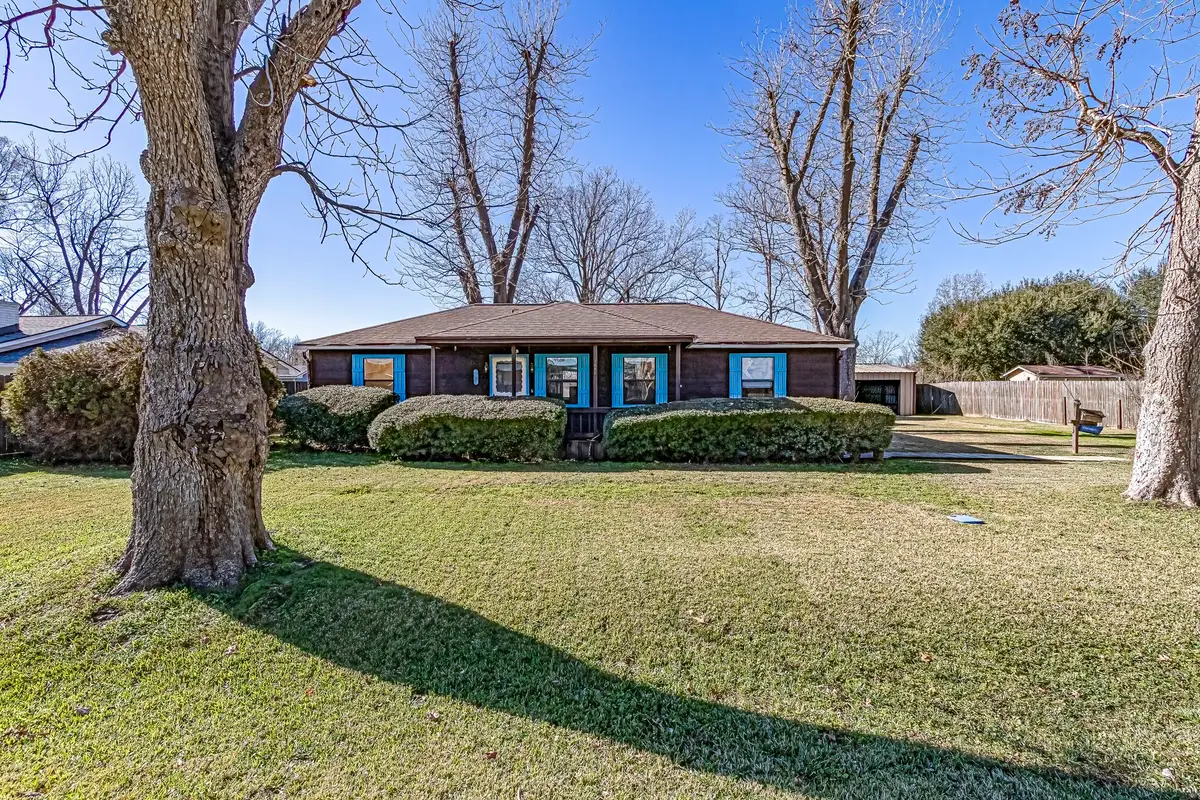 1529 E Taylor Lake Circle, Livingston, TX 77351 - #1