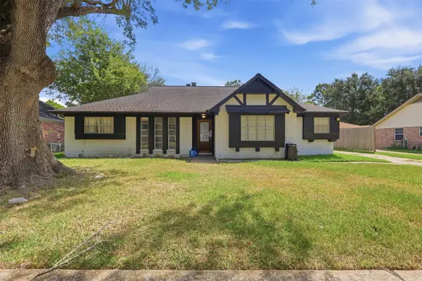 341 Dawn Hill Drive, Friendswood, TX 77546