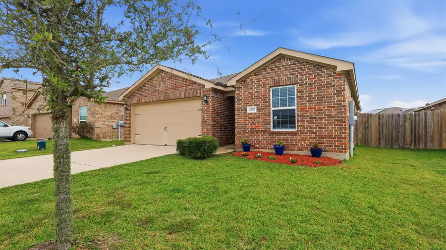 2310 Nautica Terrace Drive, La Marque, TX 77568 - Image #2