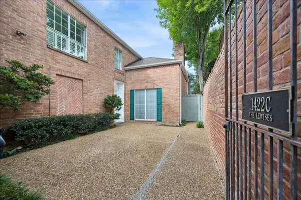 1422 Nantucket Drive #C, Houston, TX 77057