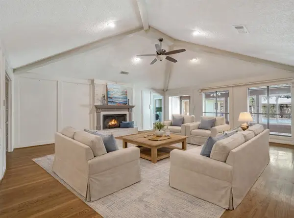 1015 Woodhorn Drive, Houston, TX 77062