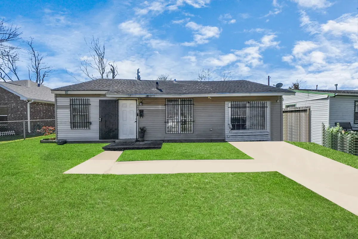 4926 Van Fleet Street, Houston, TX 77033 - #1