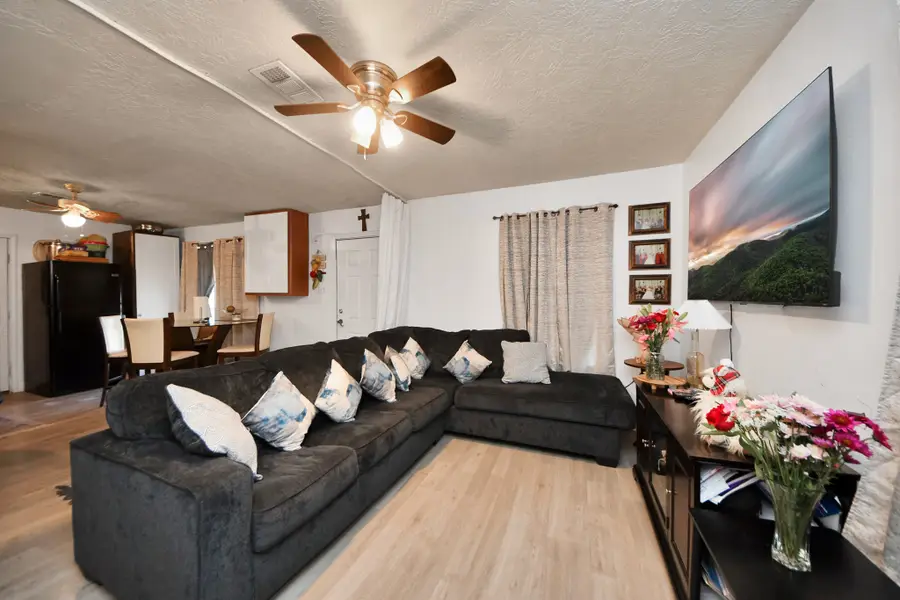 4926 Van Fleet Street, Houston, TX 77033 - #2