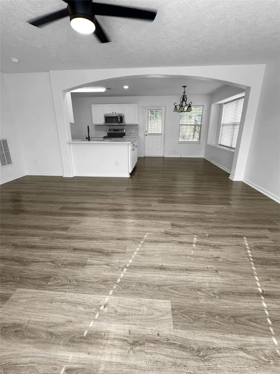 5453 N Buffalo Circle, Willis, TX 77378 - Image #2