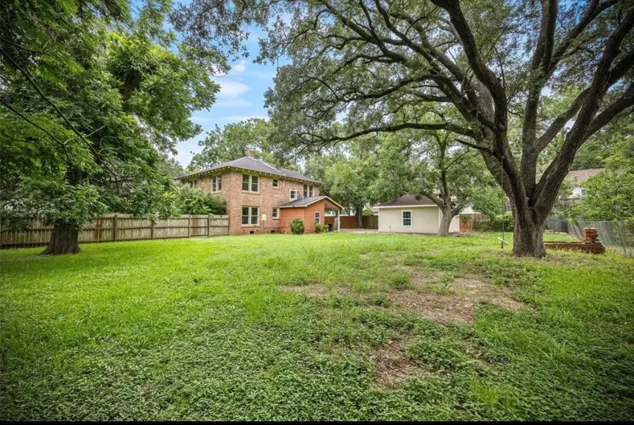 212 W Alabama Street, Wharton, TX 77488 - #2