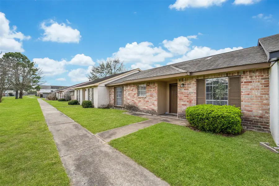 7265 Chasewood Drive, Stafford Missouri City, TX 77489 - #2