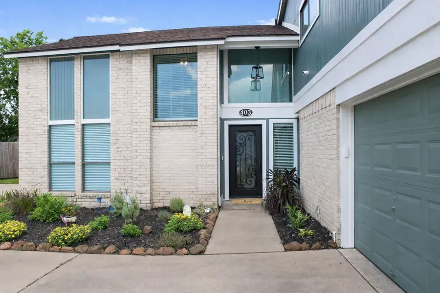403 Banyan Street, Lake Jackson, TX 77566 - #2