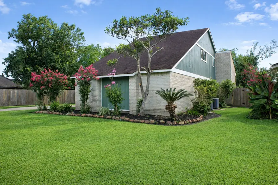 403 Banyan Street, Lake Jackson, TX 77566 - #3