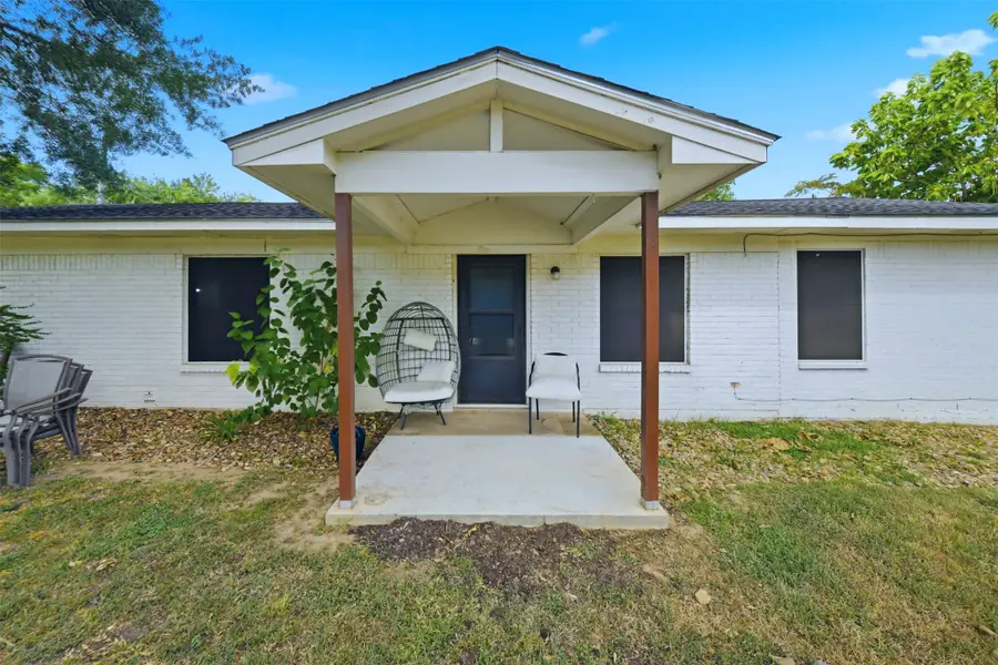 700 N Owensville Street, Franklin, TX 77856 - #2