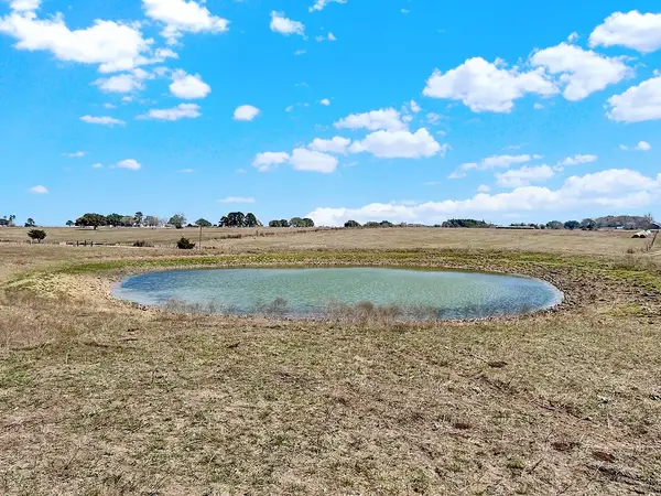 6446 Mensik Road, Schulenburg, TX 78956