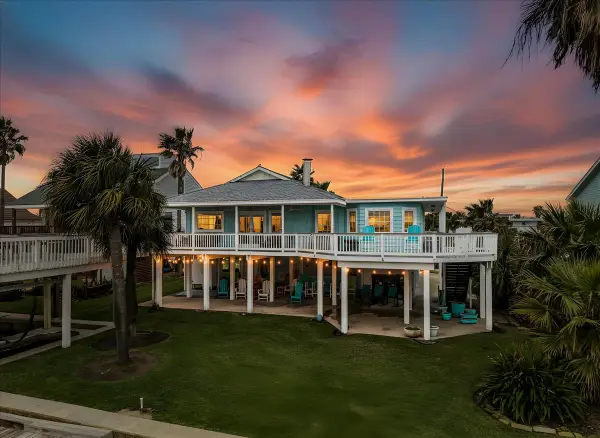 3718 Brewster Key Drive, Galveston, TX 77554
