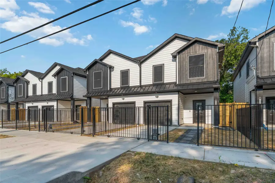 6730 Paris Street #A/B, Houston, TX 77021 - #2