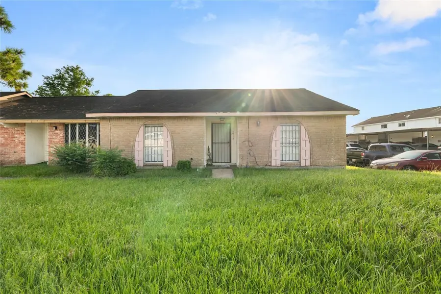 6913 Chasewood Drive, Missouri City, TX 77489 - Image #3