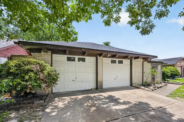 9222 Vanwood Street, Houston, TX 77040
