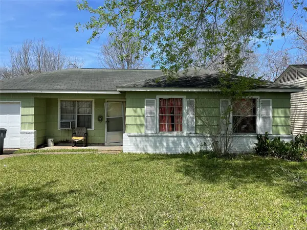 5543 Lakefield Drive, Houston, TX 77033