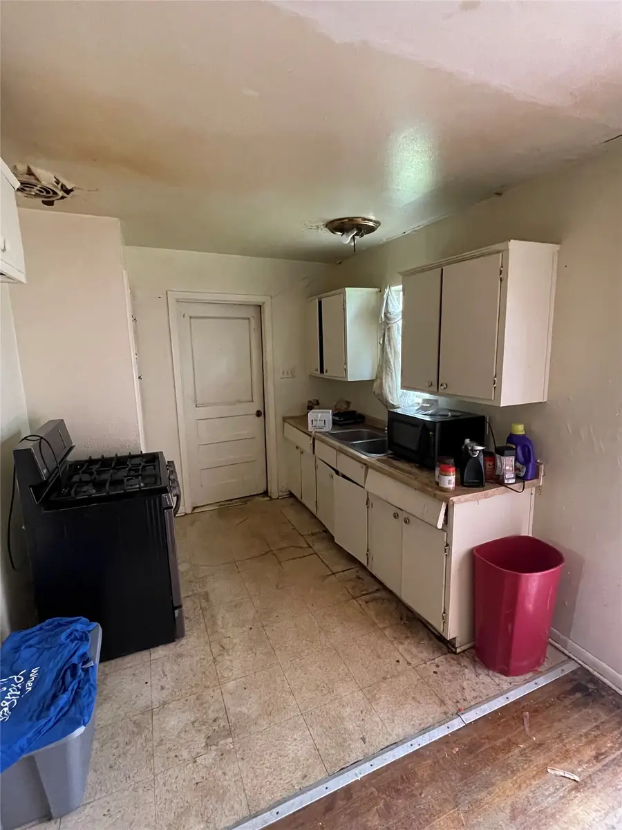 5543 Lakefield Drive, Houston, TX 77033 - #3